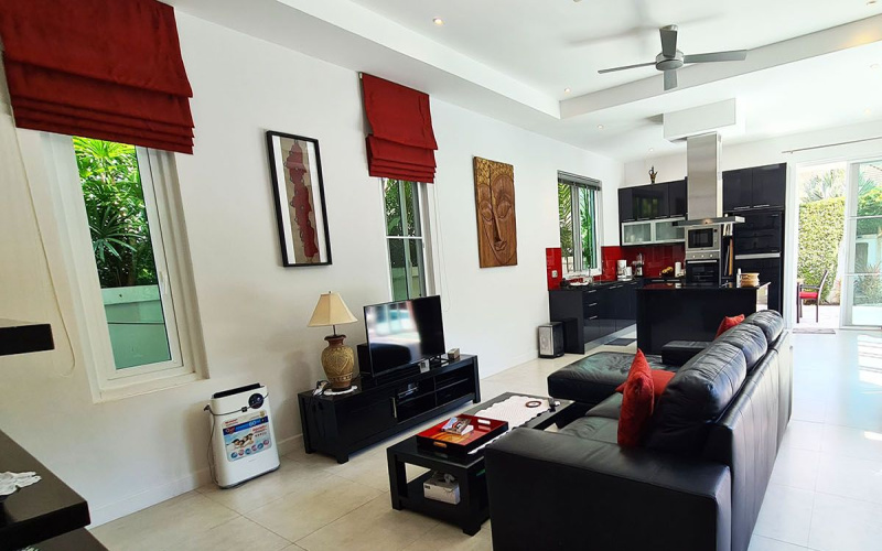 Pool-villa-For-Sale-Hua-Hin-Red-moutain-water-side-livingroom3