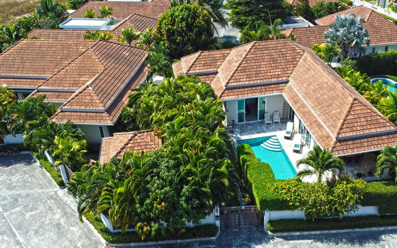 Pool-villa-For-Sale-Hua-Hin-Red-moutain-water-side-front