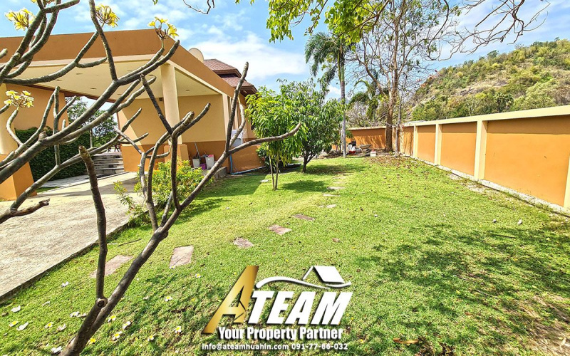 Lakeside-poolvilla-for-sale-hua-hin-Takiap-garden1