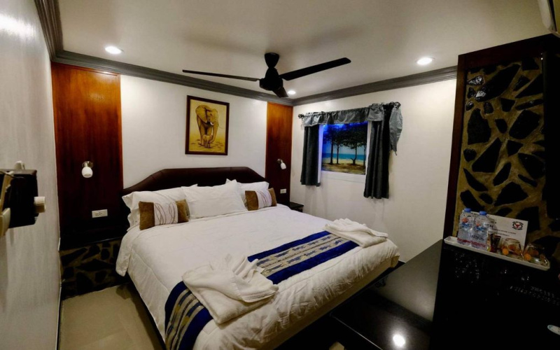 Cha am, Cha Am , 12 Bedrooms, 12 Bathrooms, Commercial, For Sale, ,1611, A-Team Real estate