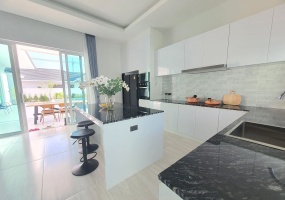 Hua Hin , Hua Hin Center 77110, 4 Bedrooms, 4 Bathrooms, House / Villa, For Sale, ,1066, A-Team Real estate