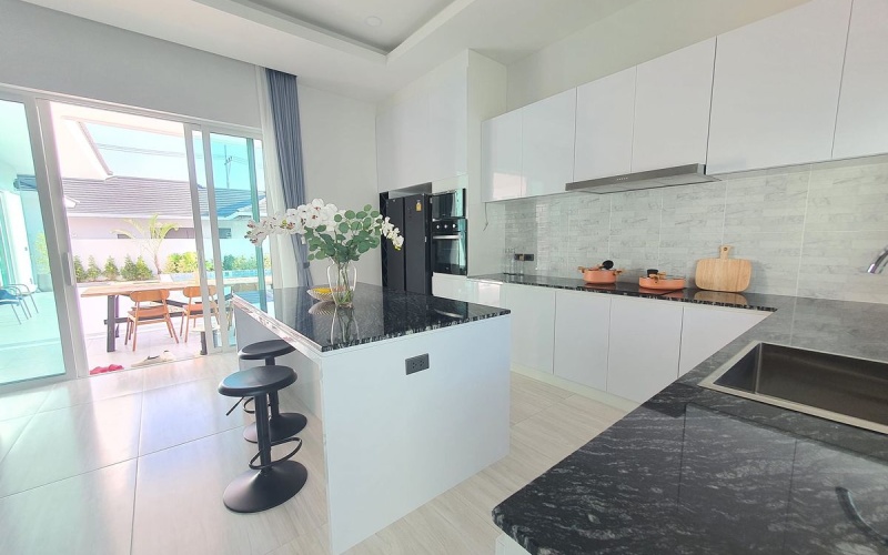 Hua Hin , Hua Hin Center 77110, 4 Bedrooms, 4 Bathrooms, House / Villa, For Sale, ,1066, A-Team Real estate