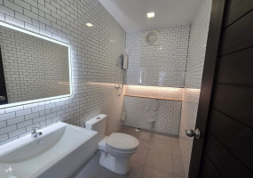 3 Bedrooms, 3 Bathrooms, House / Villa, For Sale, ,1068, A-Team Real estate