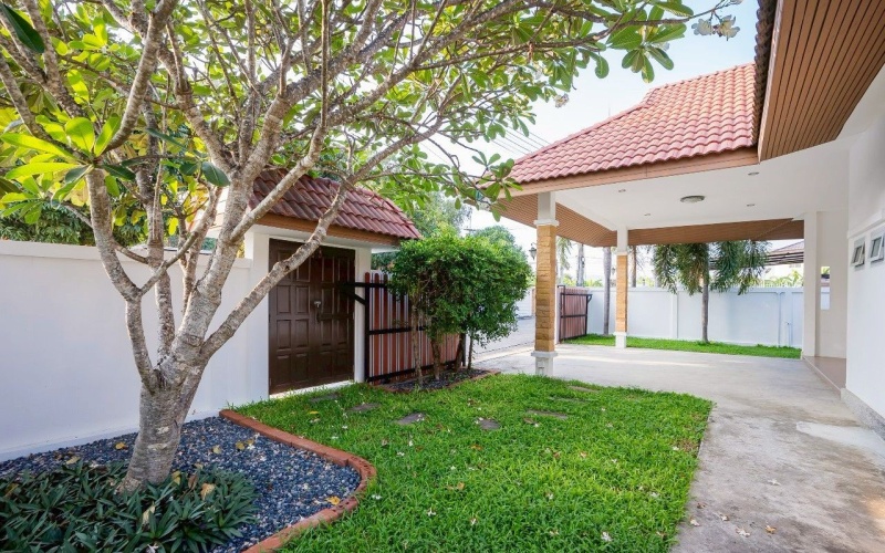 Hpool villa Hua Hin, Hin Lek Fai house for sale, freehold villa Hua Hin, 3 bedroom villa Hua Hin, Hua Hin property, house near Hua Hin beach, villa with no common fees, Hua Hin real estate, budget villa Hua Hin, villa for retirees Thailand

