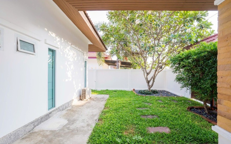 Hpool villa Hua Hin, Hin Lek Fai house for sale, freehold villa Hua Hin, 3 bedroom villa Hua Hin, Hua Hin property, house near Hua Hin beach, villa with no common fees, Hua Hin real estate, budget villa Hua Hin, villa for retirees Thailand

