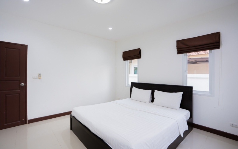 4 bedroom pool villa Hua Hin, Hin Lek Fai house for sale, freehold villa Hua Hin, Hua Hin property for sale, large villa Hua Hin, no common fees, family villa Hua Hin, budget pool villa Thailand, real estate Hua Hin, house with land Hua Hin

