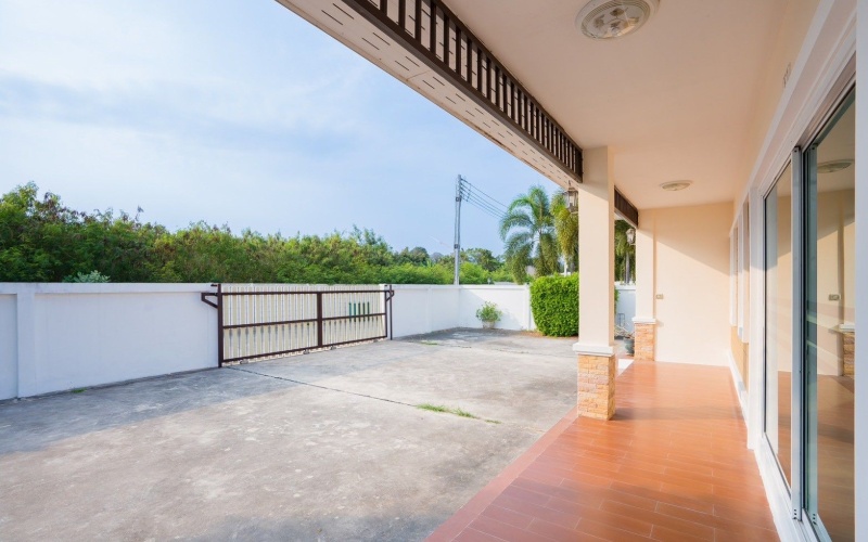 4 bedroom pool villa Hua Hin, Hin Lek Fai house for sale, freehold villa Hua Hin, Hua Hin property for sale, large villa Hua Hin, no common fees, family villa Hua Hin, budget pool villa Thailand, real estate Hua Hin, house with land Hua Hin

