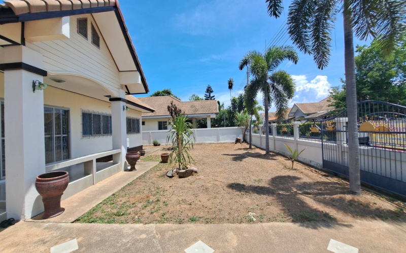 Hua Hin, Hua Hin Center , 3 Bedrooms, 2 Bathrooms, House / Villa, For Sale, ,1940, A-Team Real estate